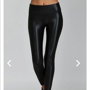 Black Noli Liquid Leggings